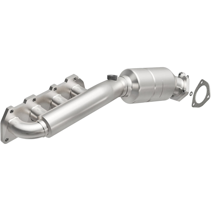 MagnaFlow 2002-2004 Volkswagen Passat OEM Grade Federal / EPA Compliant Manifold Catalytic Converter