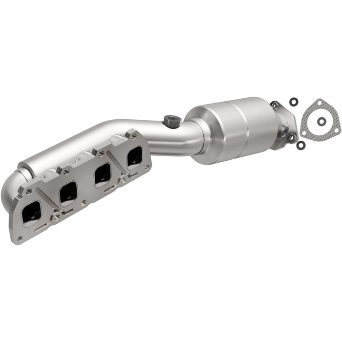 MagnaFlow 2002-2004 Volkswagen Passat OEM Grade Federal / EPA Compliant Manifold Catalytic Converter