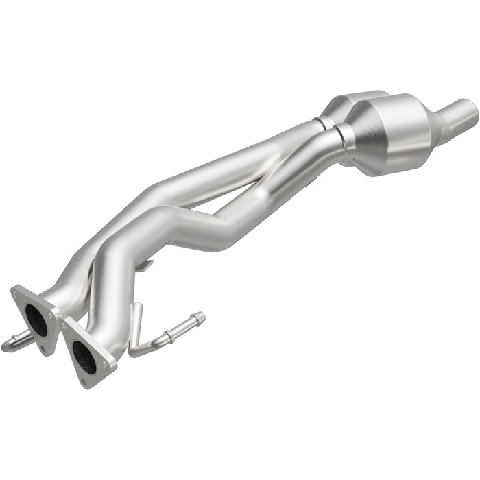 MagnaFlow OEM Grade Federal / EPA Compliant Direct-Fit Catalytic Converter 51957