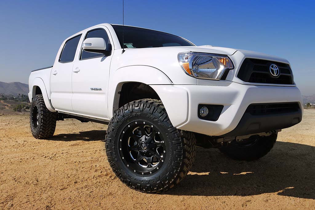 ICON 2005-2023 Toyota Tacoma 2.5 VS Extended Travel Remote Reservoir W/ CDEV Coilover Kit 700 Lbs/in Coils