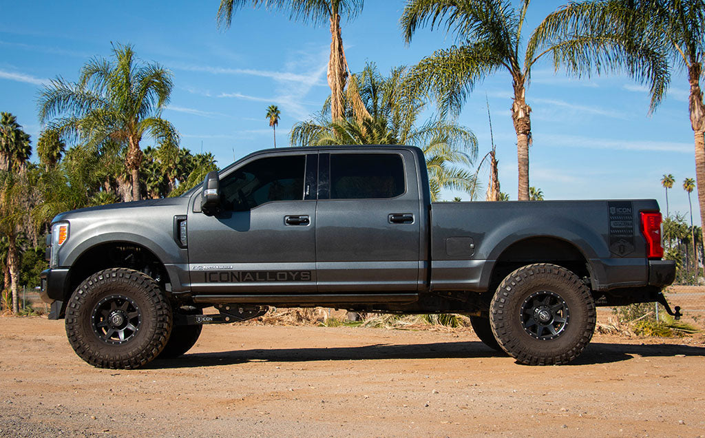ICON 17-22 Ford F250/F350 4-5.5" Lift Stage 5 Suspension System W/Radius Arm